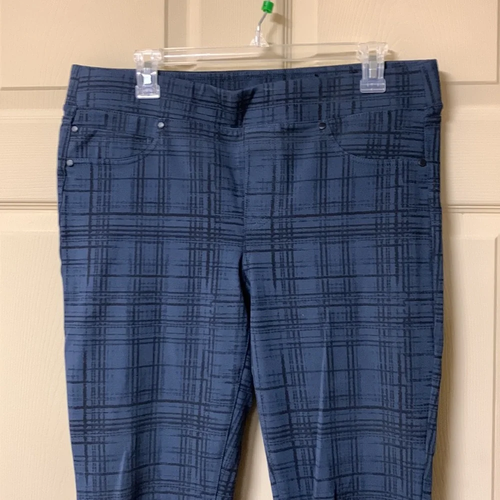 Pants - Picture 2 of 6